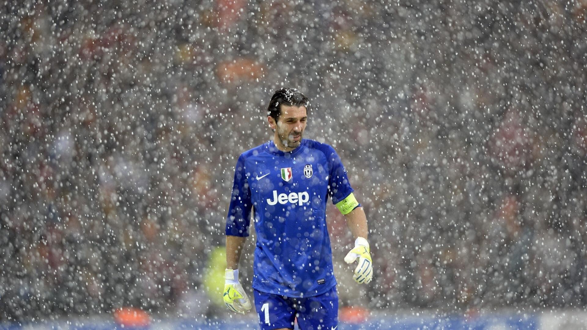 海星体育：上帝请宽恕我！拉梅洛-鲍尔Ins晒赛场照引球迷情感共鸣