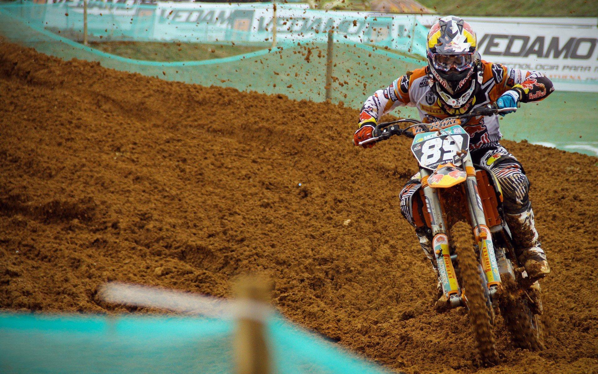 海星体育_身价榜首竟陷降级漩涡，利物浦崩盘之谜，斯洛特何去何从？