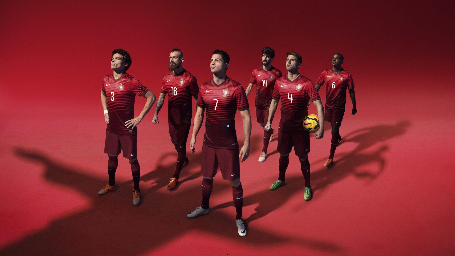 海星体育_曲靖队滇超绿茵绽放光彩 五张名片共圆足球梦想